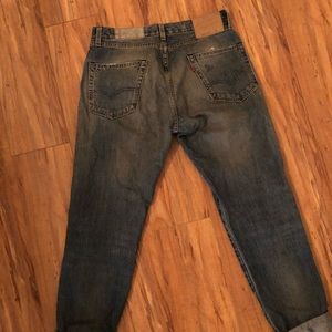 Distressed Levi Jeans size 29